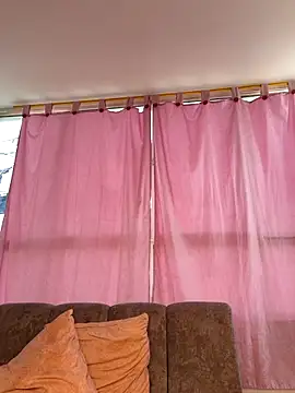 curly_girl_31 élő XXX-chatje