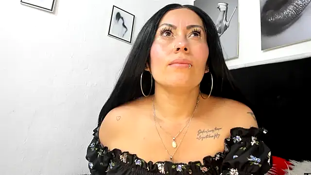 Tania_mature 即時 XXX 聊天