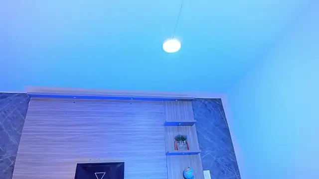 Ivaannaa_ Show in webcam