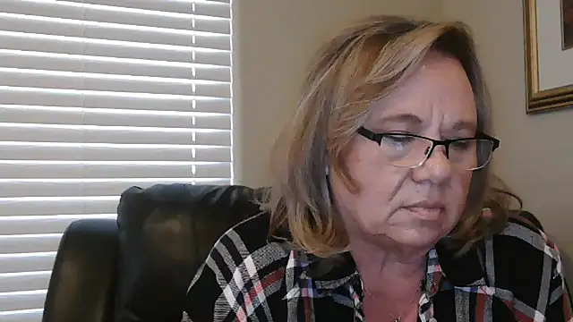 Chatroom XXX en direct de BustyAnnie