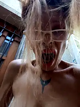 Chat XXX en directo de FrozenWaffle