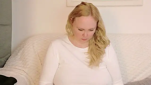 Sarah4you Adlı Modelin Canlı XXX Sohbeti