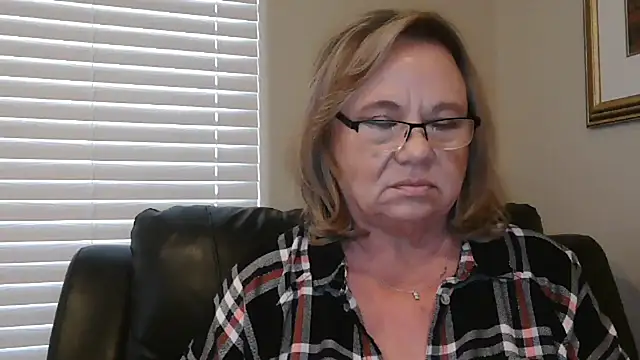 Czat XXX na żywo – BustyAnnie