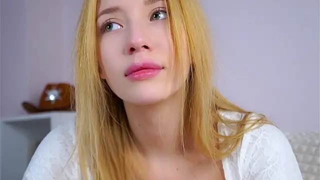 SunnivaCovil Chat XXX in diretta