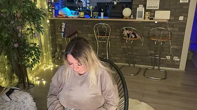 Monageil's Live XXX Chat