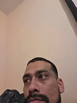 Cnutt310 Show in webcam