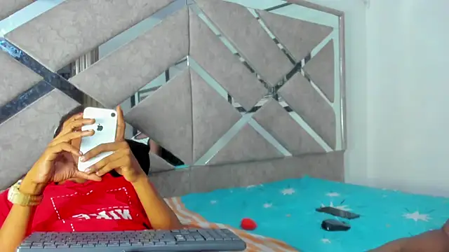 EvaxEmma live XXX chat