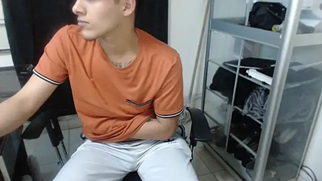 MaxStar26のライブXXXチャット