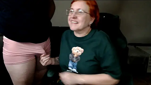 JoannaAndNeighbour's Live XXX Chat