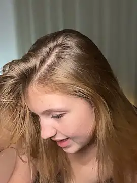 Živý XXX chat Emaline_Fane