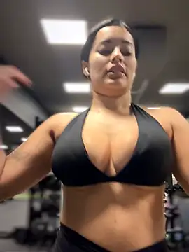 Risky_Workouts élő XXX-chatje