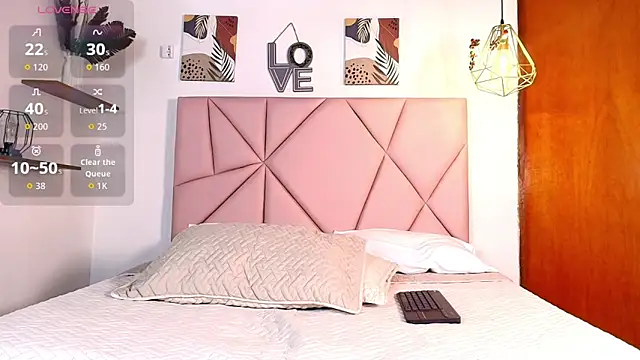 emily_burton18のライブXXXチャット