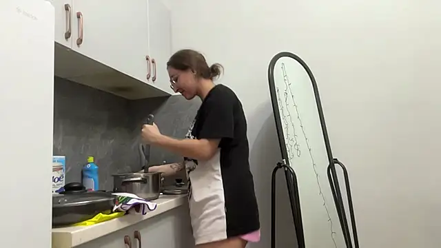 MlacutehereのライブXXXチャット