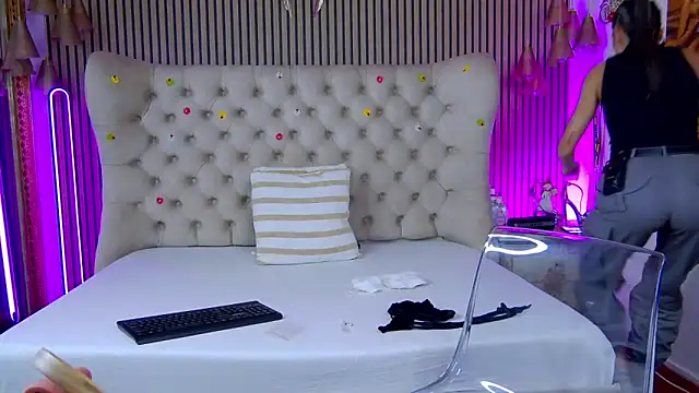 PlayfulShow 라이브 XXX 채팅