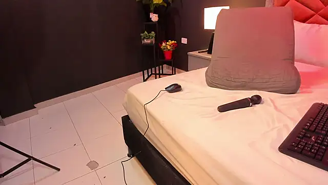 Chat XXX Live mia_milff