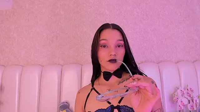 loraineblakeのライブXXXチャット