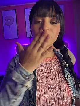 Sasha-18 élő XXX-chatje