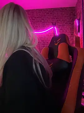 Živý XXX chat Blckmirrorr