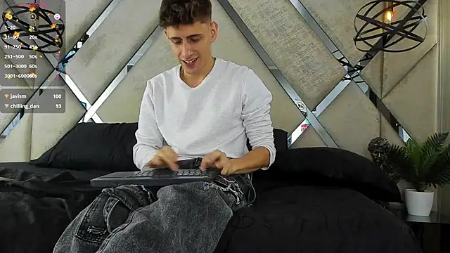 Jasper__jones Adlı Modelin Canlı XXX Sohbeti