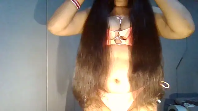 Chat XXX en directo de Yashika_Loves