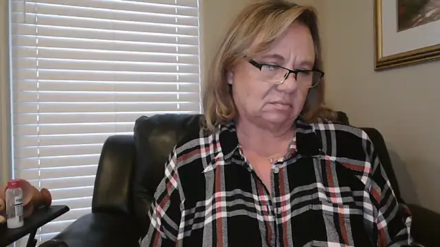 BustyAnnie Live XXX Chat