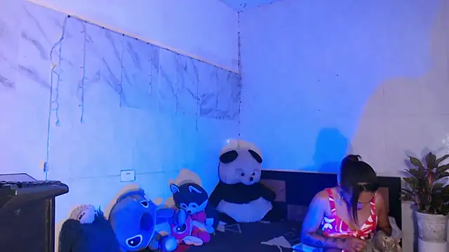 دردشة KimberlyXtreme الجنسية المباشرة