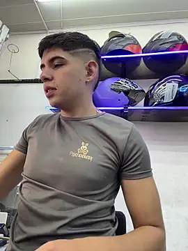 Johan_stick Chat XXX in diretta