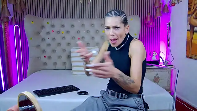 PlayfulShow Webcam show