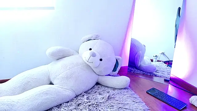 Lia_Tinez – Naživo XXX chat