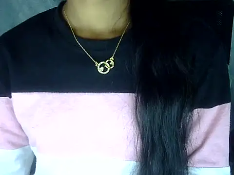 Khushi_v Chat XXX live