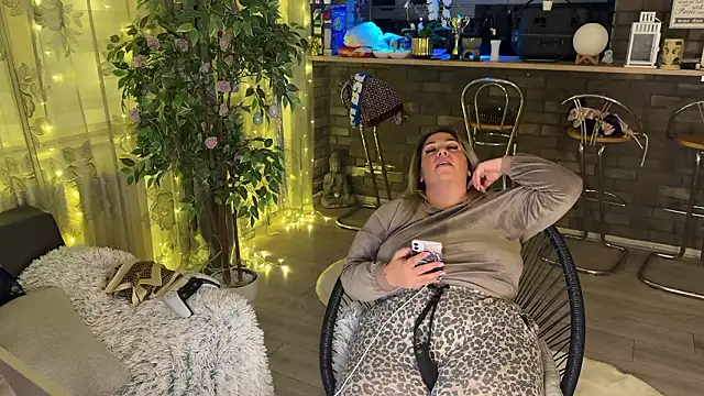 دردشة Monageil الجنسية المباشرة