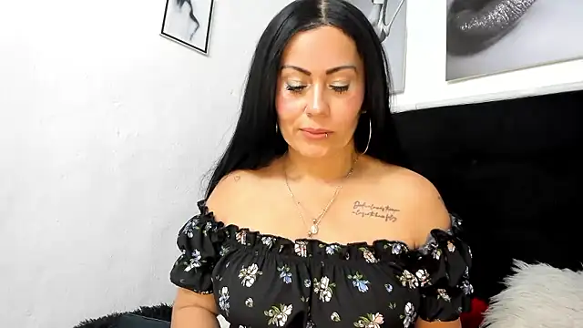 Tania_matureのライブXXXチャット