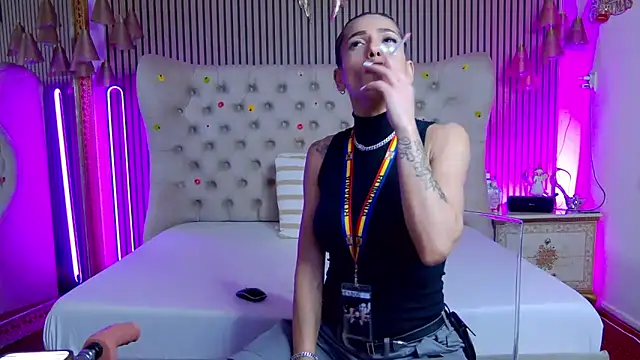 PlayfulShow Chat XXX live