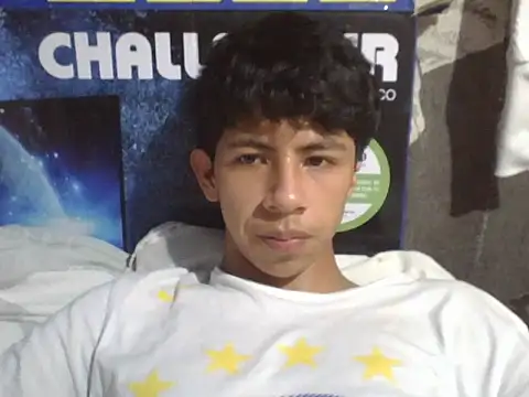 Carlos_Albert02 即時 XXX 聊天