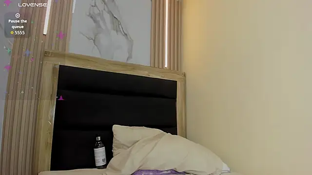 Chat +18 de lizziemontana2 ao vivo