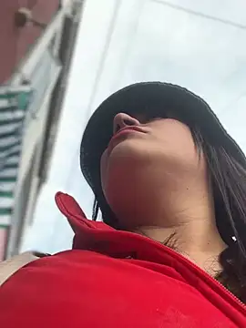 Lesly_10-: онлайн-секс-чат