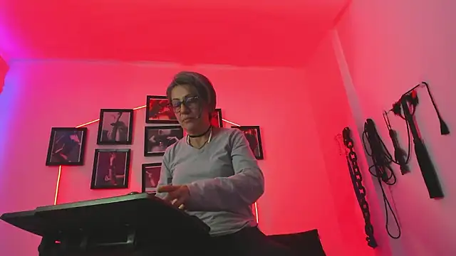 MistressNyx_cg's Live XXX Chat