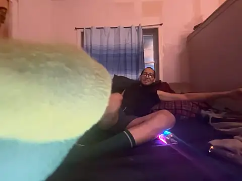 ThrowedWorldWide webcam show