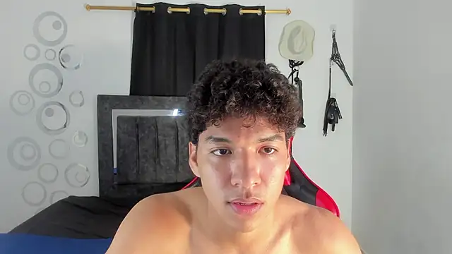 دردشة Maximiliano_Khalil الجنسية المباشرة