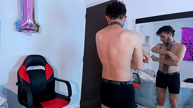 Curlystartt Adlı Modelin Canlı XXX Sohbeti