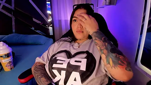 MAGIC_TESSA's Live XXX Chat