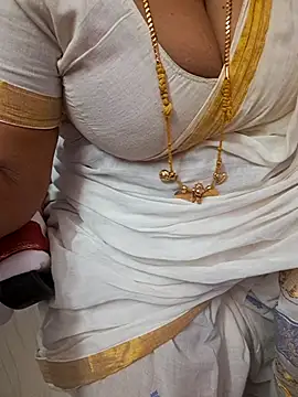 Tamil_AmmaniのライブXXXチャット