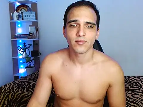 MaaX2330's Webcam Show