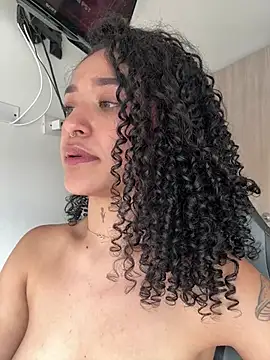 crystal_dlun Adlı Modelin Canlı XXX Sohbeti