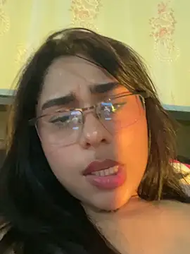 Ambar_Vip Adlı Modelin Canlı XXX Sohbeti