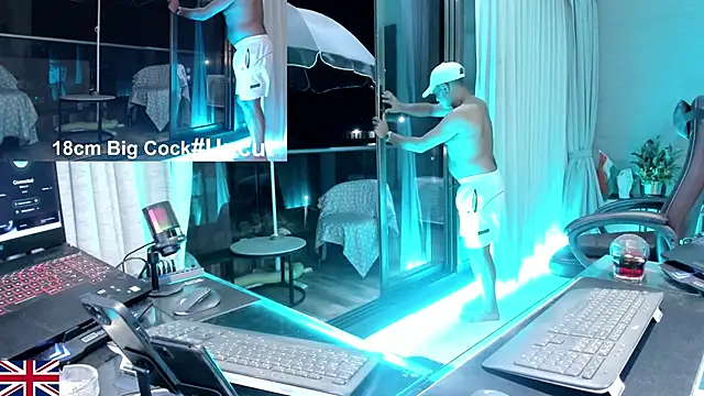 OnlineBossUK Adlı Modelin Canlı XXX Sohbeti