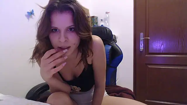 Nikkibaby0015 现场XXX聊天