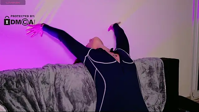 Witch_in_Velvet 现场XXX聊天