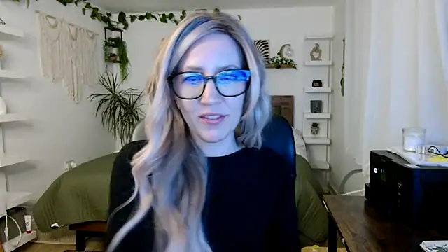 LottieMilfUK Live XXX-Chat