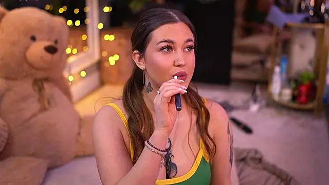 AkaliLuna: онлайн-секс-чат